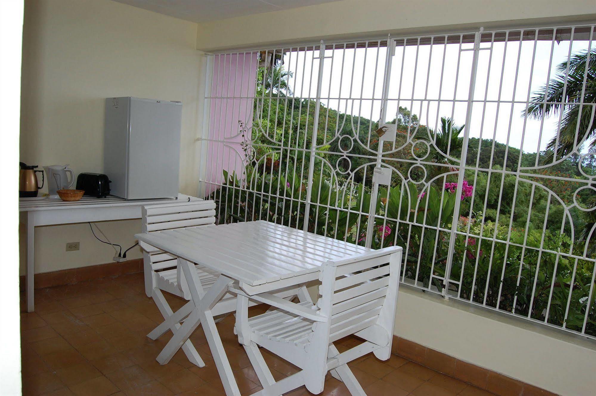 Inn At Shaw Park Gardens & Waterfalls Ocho Rios Exterior foto