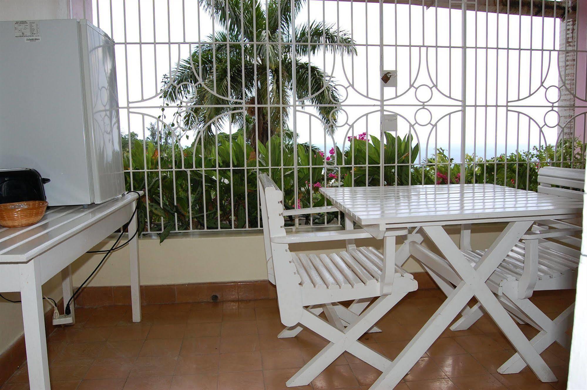 Inn At Shaw Park Gardens & Waterfalls Ocho Rios Exterior foto
